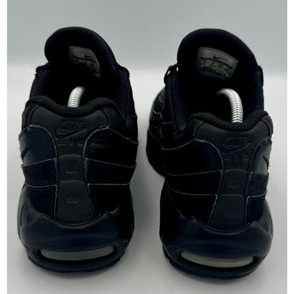 Nike Air Max 95 Triple Black Suede Leather 609048-092 Sz 11 # 372 main image 6